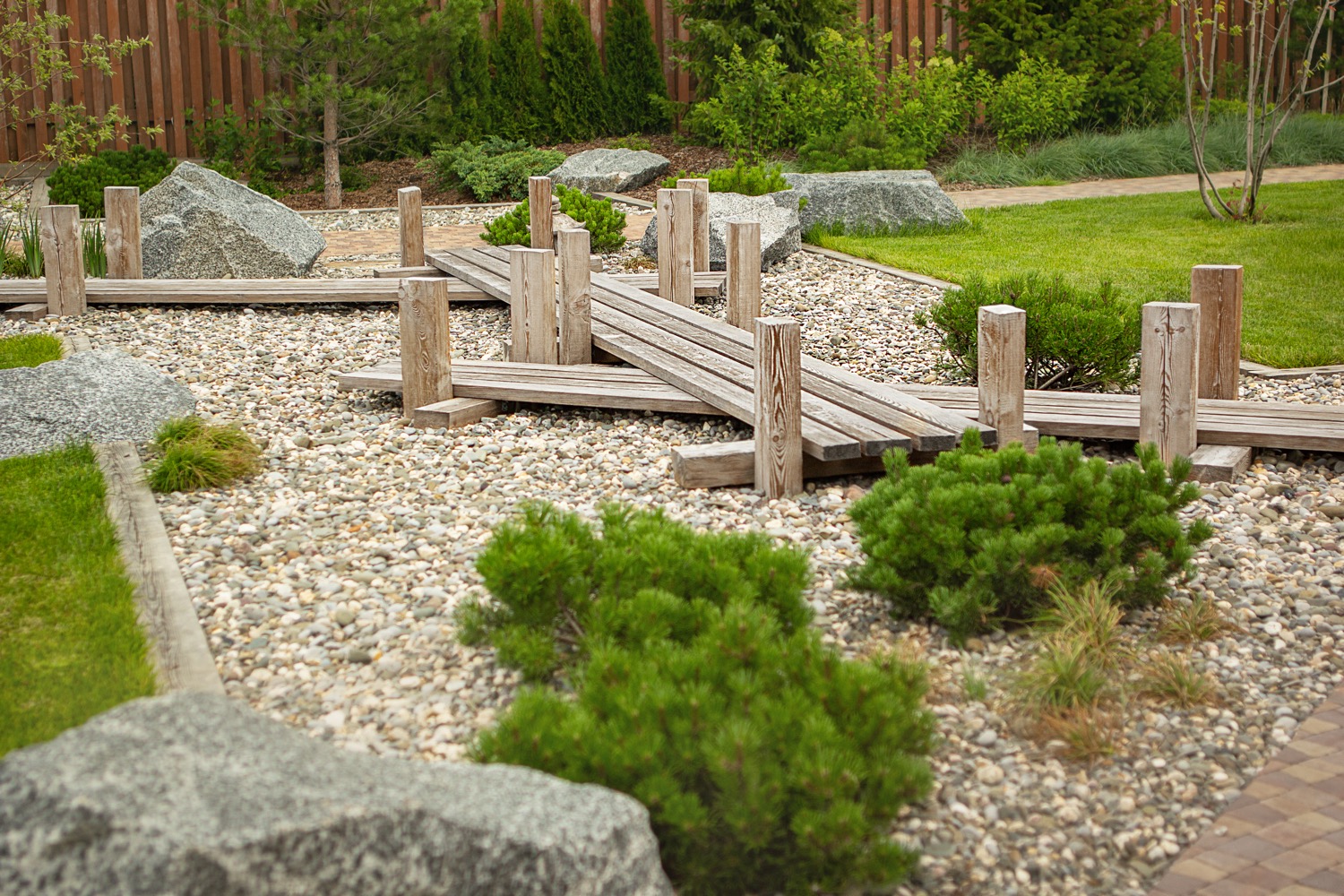 Сад с элементами японского стиля