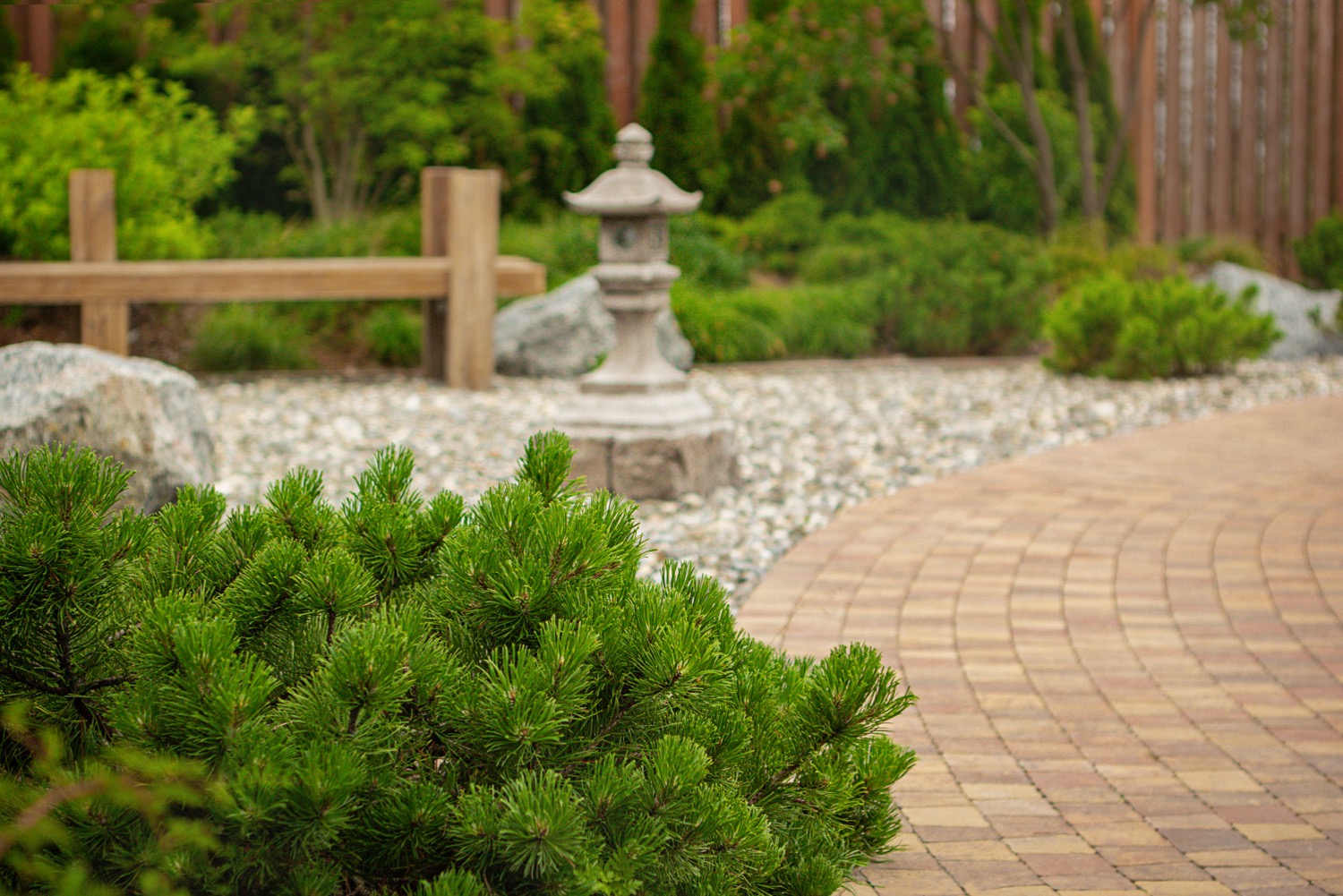 Сад с элементами японского стиля